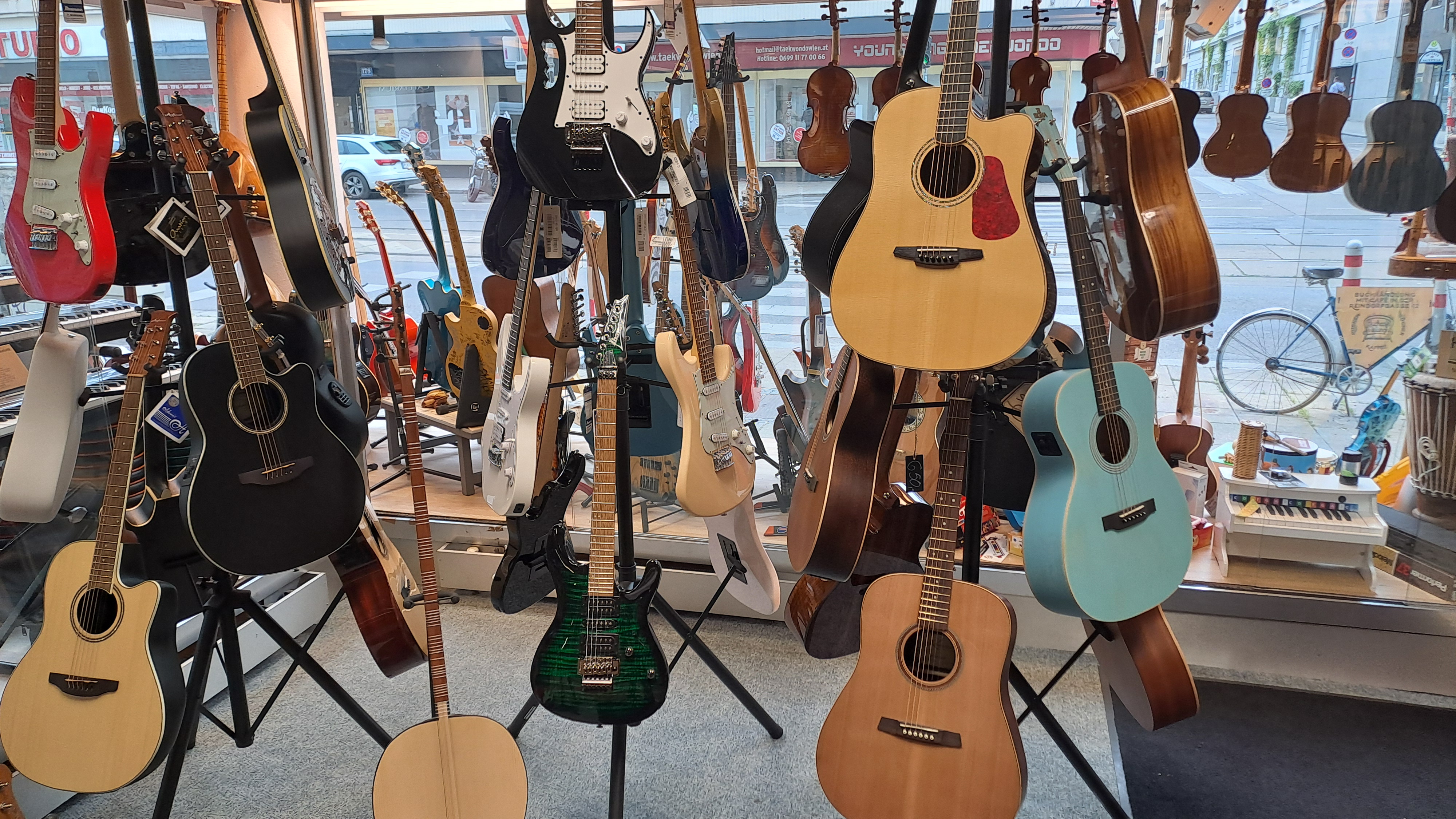 Alle Arten von Gitarren